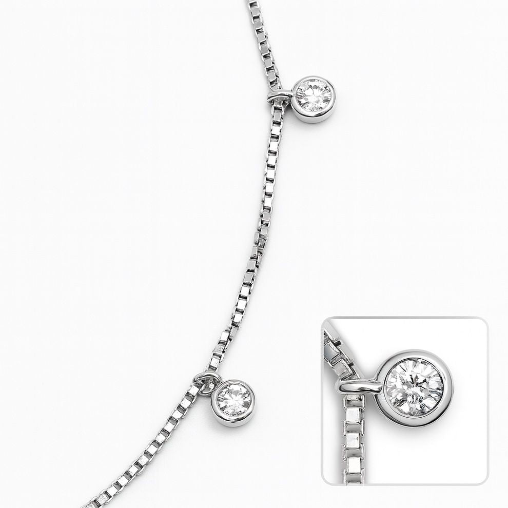 Minimal silver anklet with zircon charms and adjustable chain – chic and elegant
