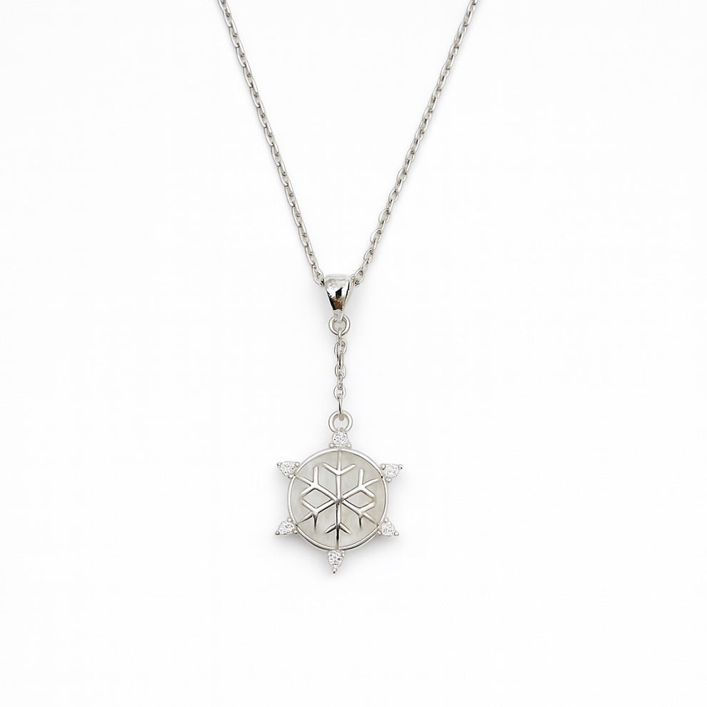 Snowflake Charm Silver Pendant – Elegant Winter-Inspired Necklace