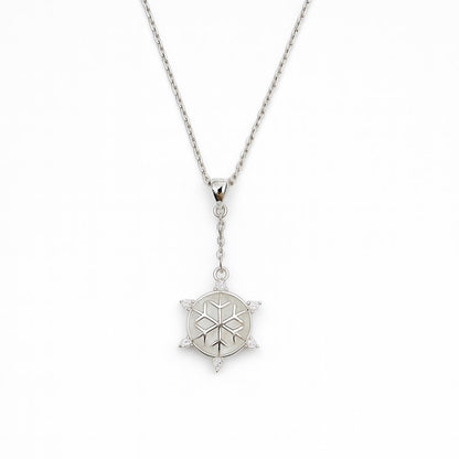 Snowflake Charm Silver Pendant – Elegant Winter-Inspired Necklace