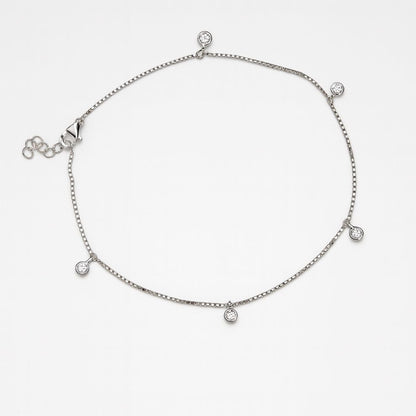 Minimal silver anklet with zircon charms and adjustable chain – chic and elegant
